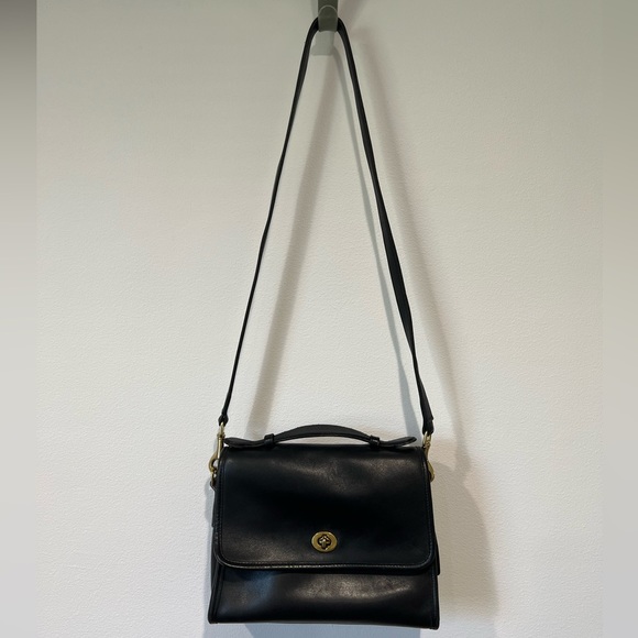 Vintage Coach Crossbody - Picture 6 of 10